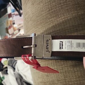 Levi's Reversible Belt. Black and Brown Reversible. Size 34